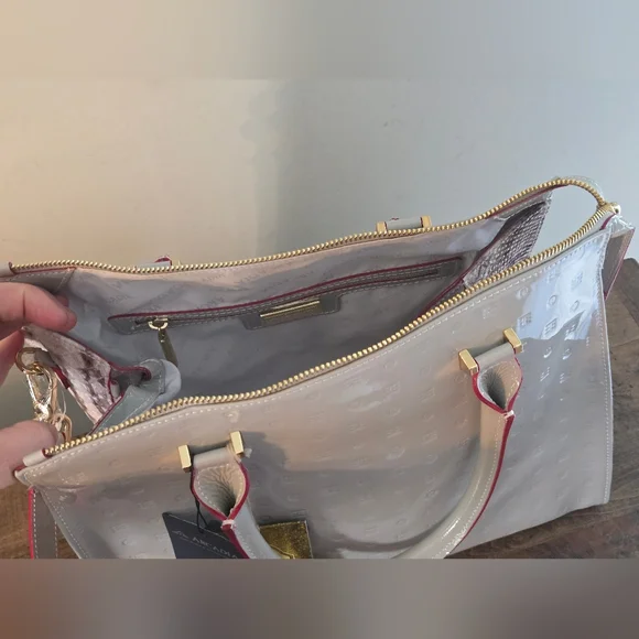 Arcadia bag Light Gray Patent Leather Tote Bag - Picture 11 of 13